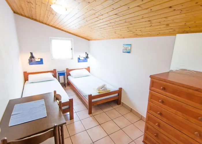 Semesterbostad House Soline